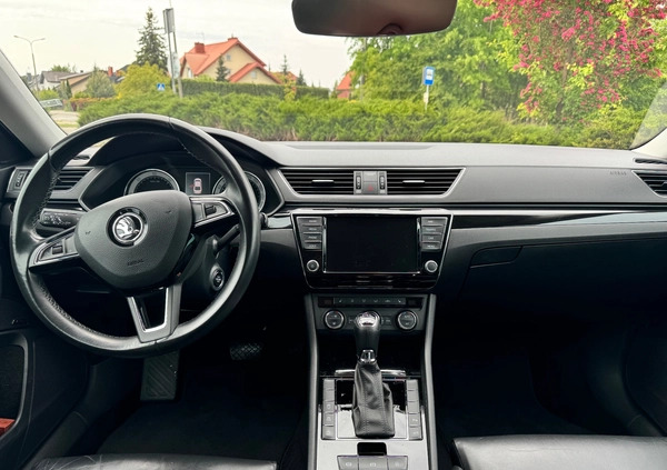 Skoda Superb cena 78000 przebieg: 274000, rok produkcji 2016 z Łuków małe 29